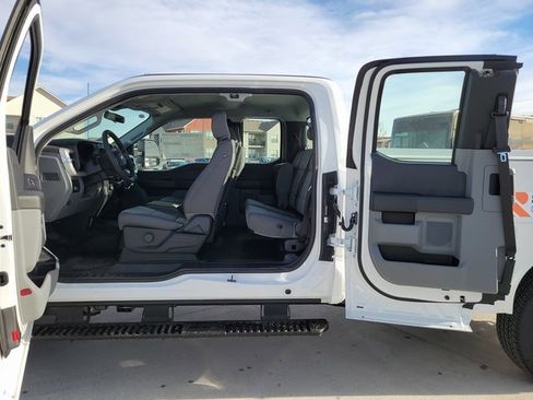 New 2026 Ford F250 XL w/ XL Chrome Package image 8