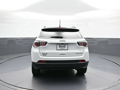 Used 2025 Jeep Compass Limited AWD/4WD image 7