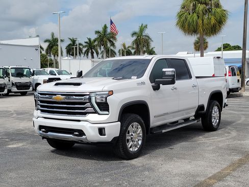 Used 2024 Chevrolet Silverado 2500 High Country w/ High Country Premium Package AWD/4WD image 7