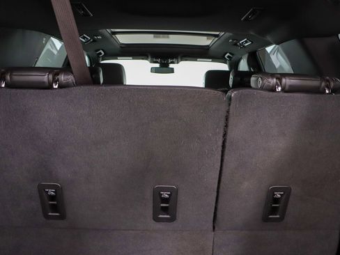 Used 2022 Chevrolet Tahoe Z71 w/ Luxury Package image 34