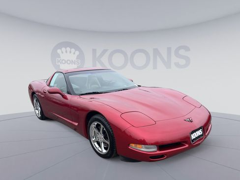 Used 2000 Chevrolet Corvette Coupe w/ Roof Pkg image 10