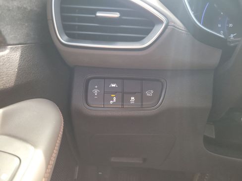 Used 2019 Hyundai Santa Fe Limited FWD image 17