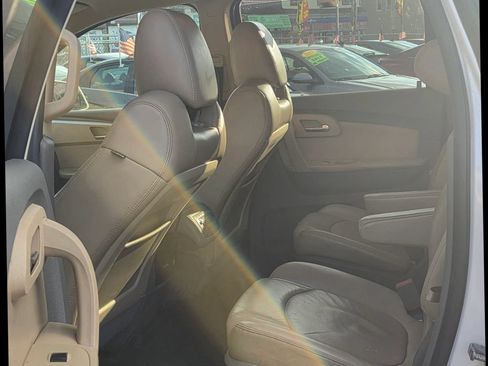 Used 2011 Chevrolet Traverse LT w/ Personal Connectivity Package FWD image 17