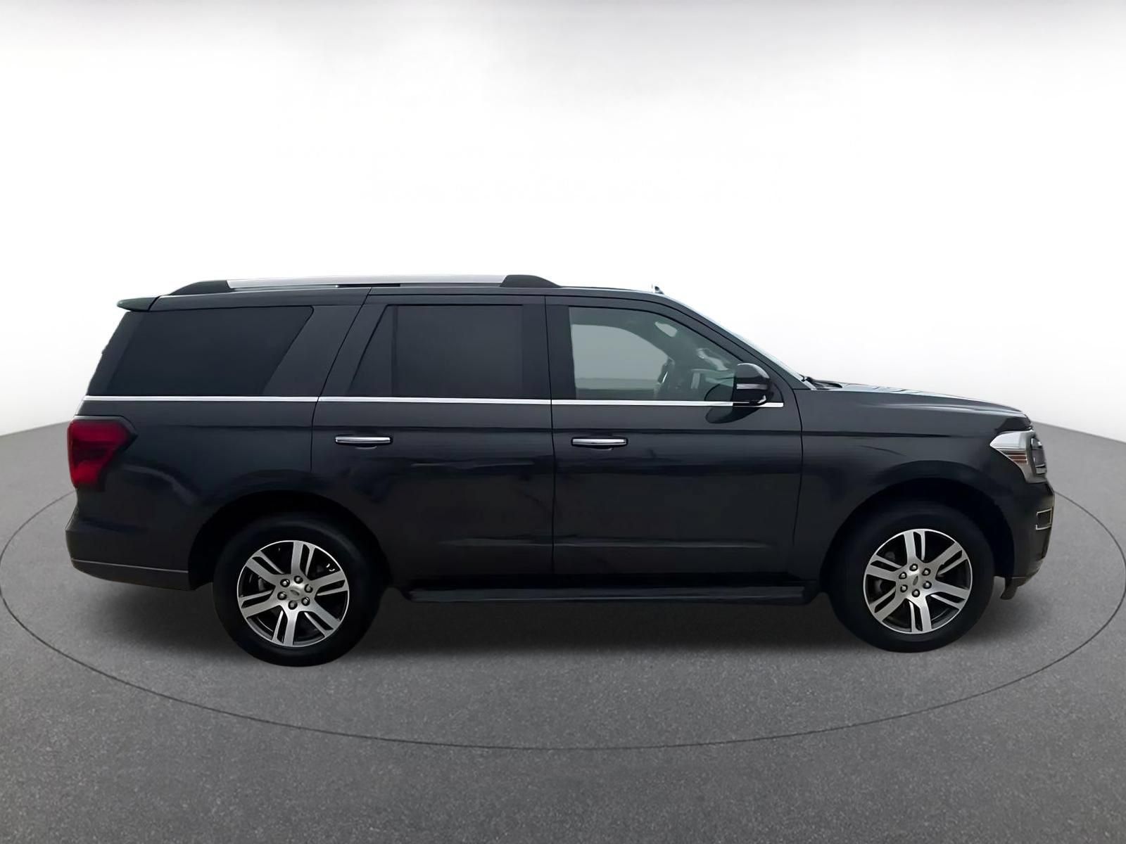 Used 2024 Ford Expedition Limited AWD/4WD image 15