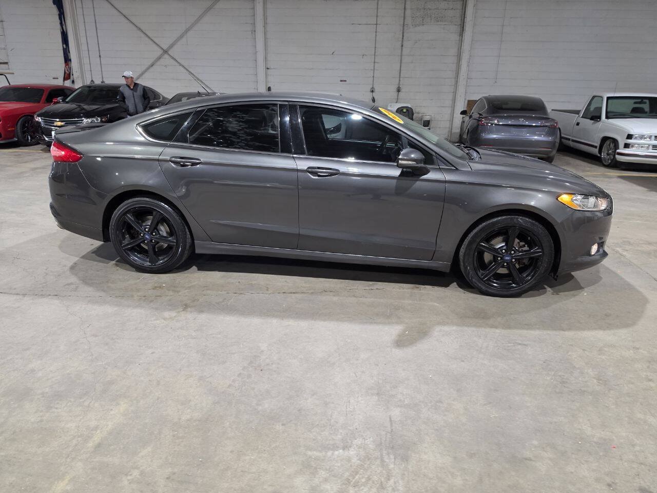 Used 2016 Ford Fusion SE FWD image 14