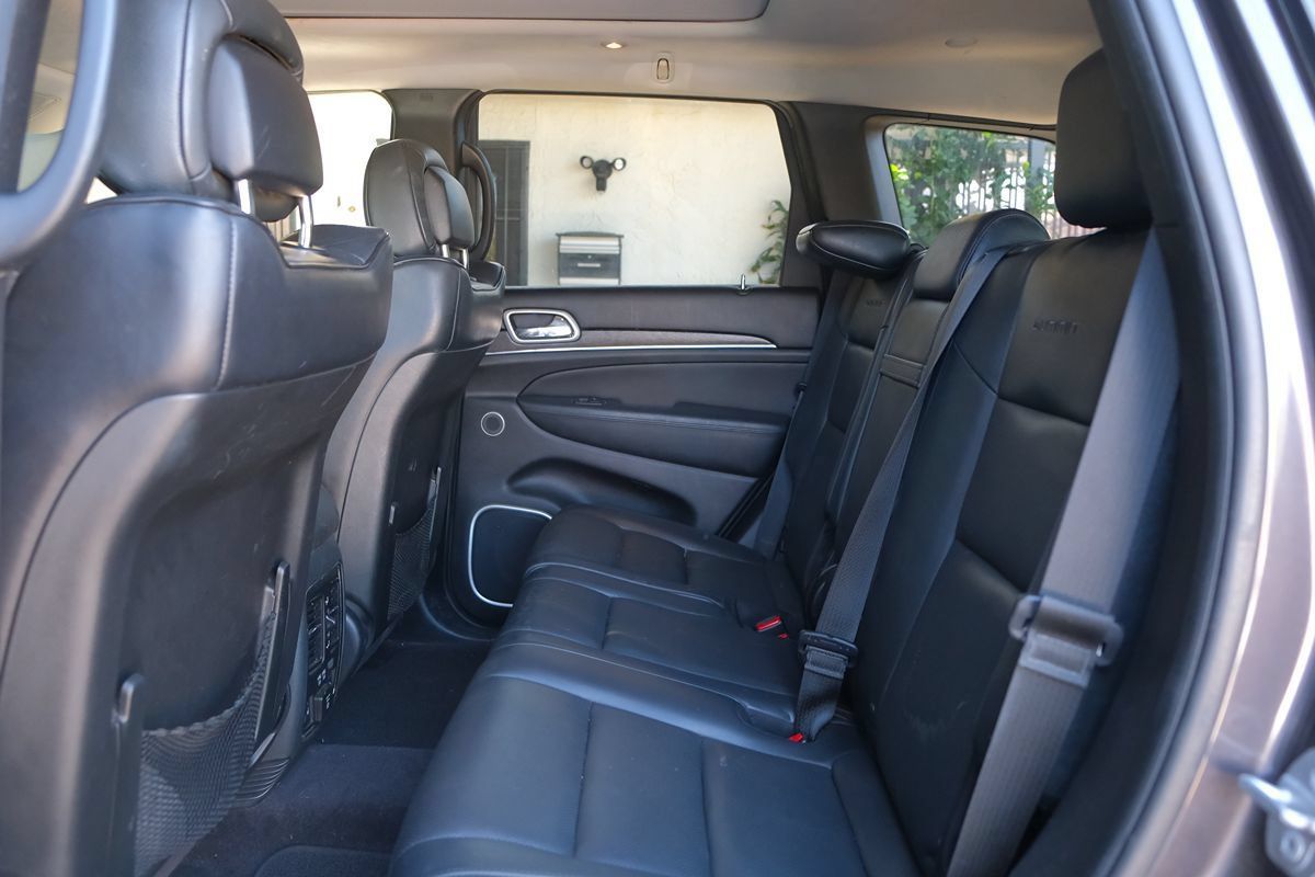 Used 2018 Jeep Grand Cherokee Summit w/ Skid Plate Group AWD/4WD image 38