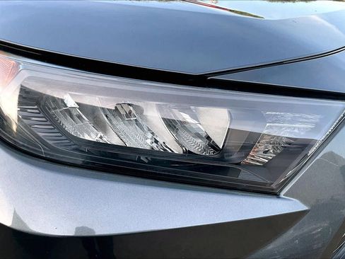 Used 2021 Toyota RAV4 LE FWD image 26