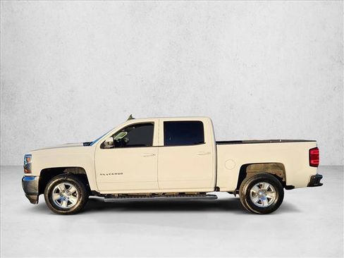 Used 2018 Chevrolet Silverado 1500 LT w/ LT Eassist Package image 9