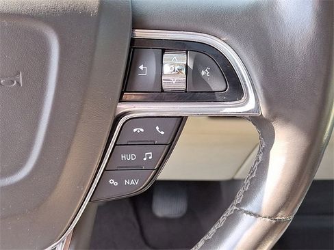 Used 2019 Lincoln Navigator Reserve image 20