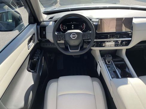 New 2026 Nissan Pathfinder SL image 11