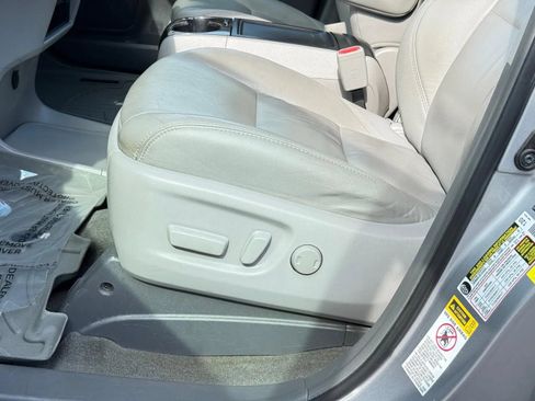 Used 2017 Toyota Sienna XLE w/ Outdoor Package FWD image 10