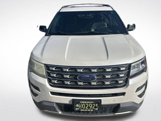 Used 2016 Ford Explorer XLT w/ Equipment Group 202A AWD/4WD image 2
