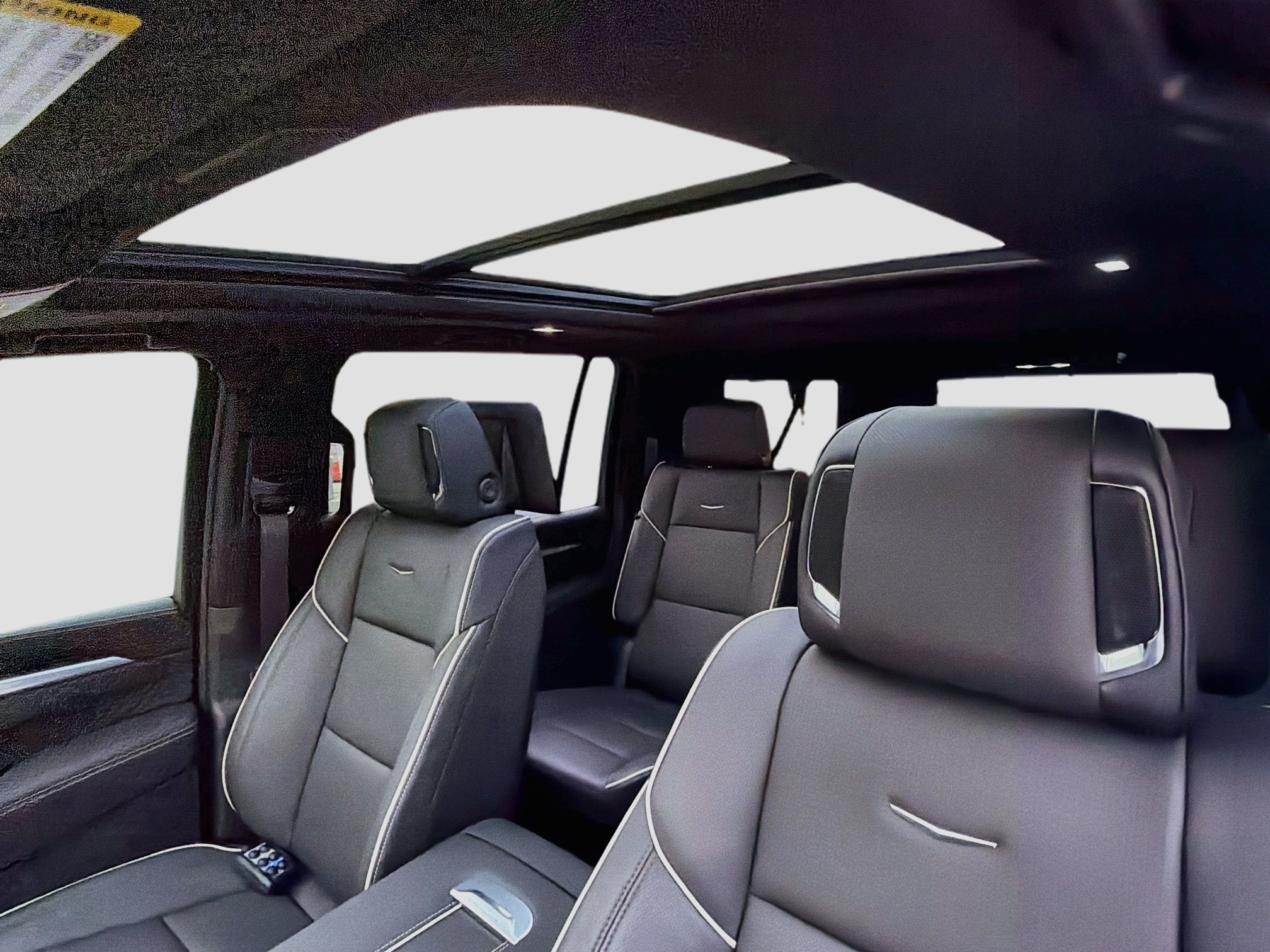 Used 2025 Cadillac Escalade ESV Sport w/ Touring Package AWD/4WD image 29
