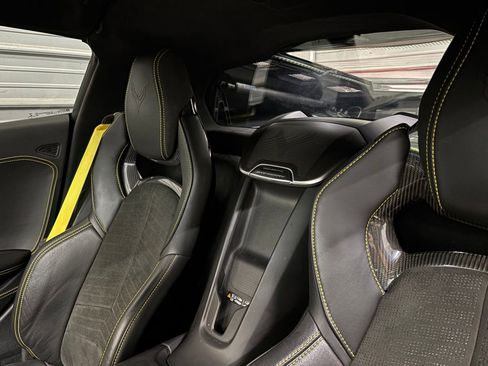 Used 2021 Chevrolet Corvette Stingray Premium Cpe w/ Z51 Performance Package RWD image 23