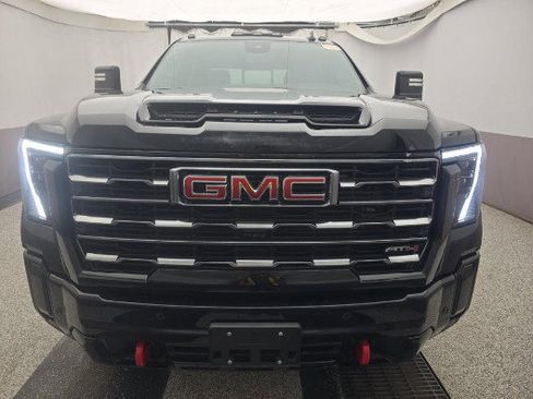 Used 2025 GMC Sierra 2500 AT4 w/ AT4 Premium Plus Package AWD/4WD image 6