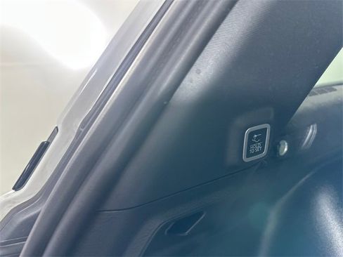 Used 2023 Jeep Grand Cherokee Altitude image 8