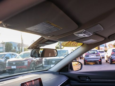 Used 2025 Nissan Altima 2.5 S image 13