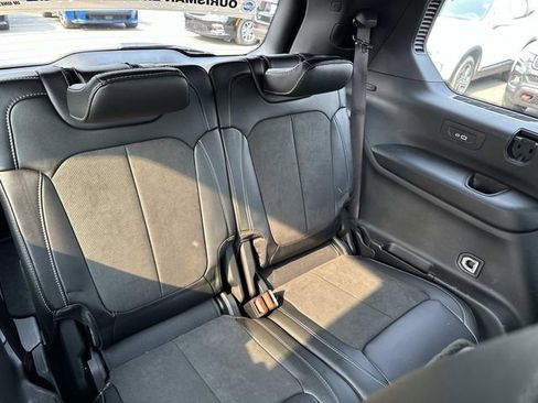 Used 2024 Jeep Grand Cherokee L Altitude image 12