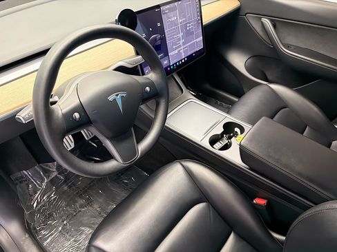 Used 2022 Tesla Model Y Performance AWD/4WD image 7