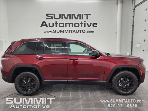 New 2026 Jeep Grand Cherokee Altitude image 1