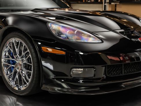 Used 2011 Chevrolet Corvette ZR1 w/ Preferred Equipment Group RWD image 21