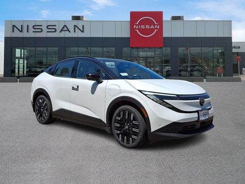 New 2026 Nissan Leaf Platinum+ w/ Cargo Package (Platinum+) FWD image 1