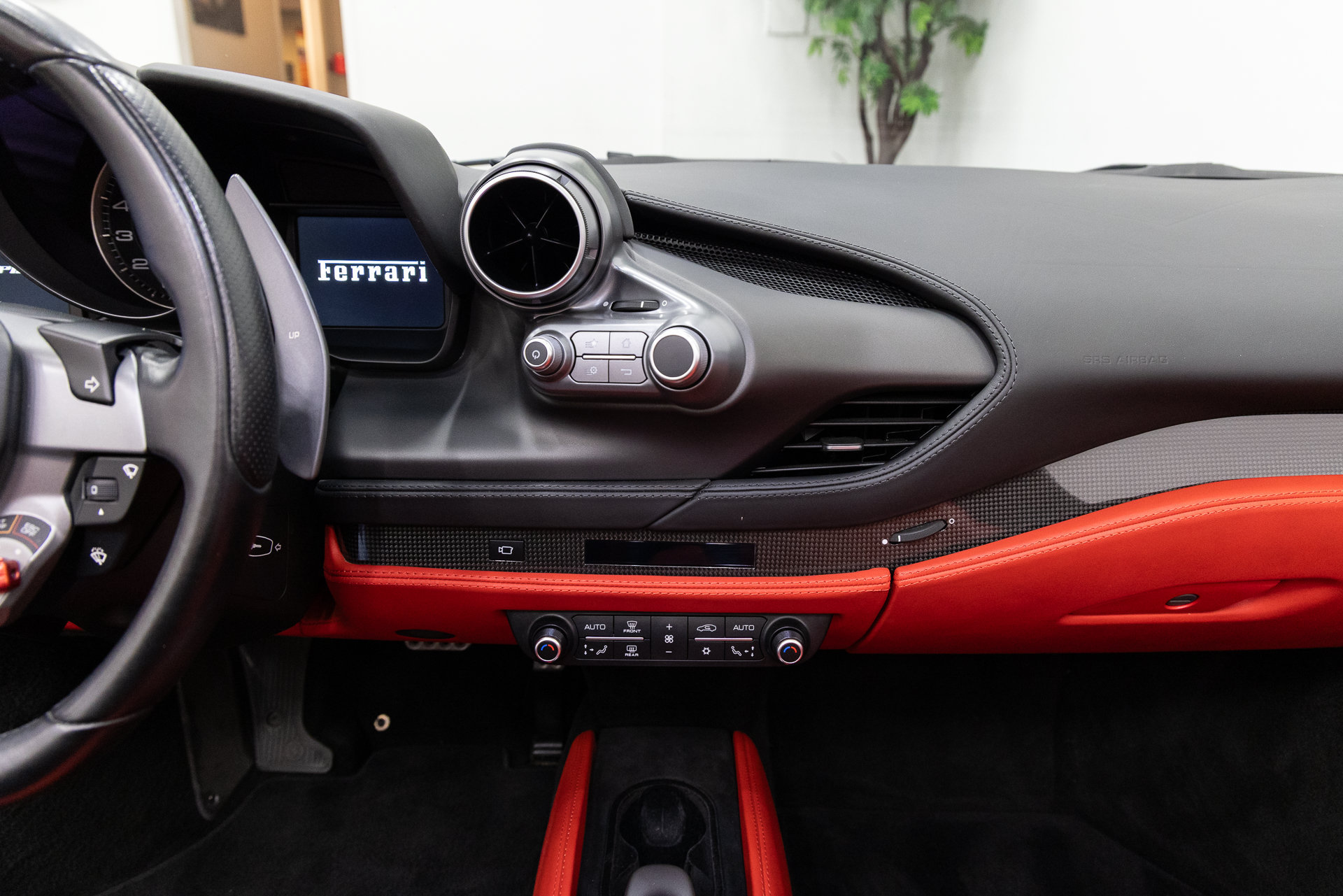 Used 2021 Ferrari F8 Tributo RWD image 16