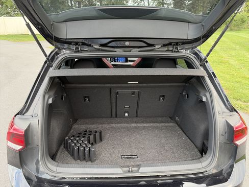 Used 2022 Volkswagen GTI SE FWD image 20