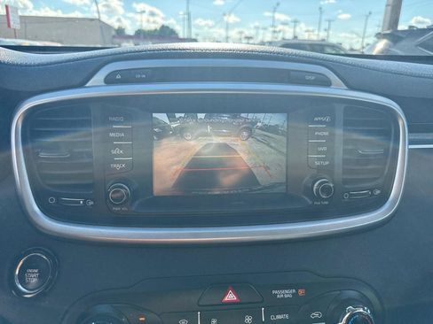 Used 2017 Kia Sorento FWD w/ LX Convenience Package image 21