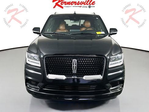 Used 2021 Lincoln Navigator Reserve image 2