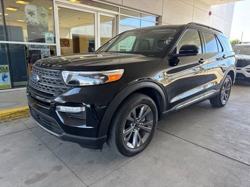 Used 2023 Ford Explorer XLT w/ Equipment Group 202A AWD/4WD image 1