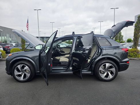 Used 2025 Audi Q6 e-tron Premium Plus w/ Premium Plus AWD/4WD image 11