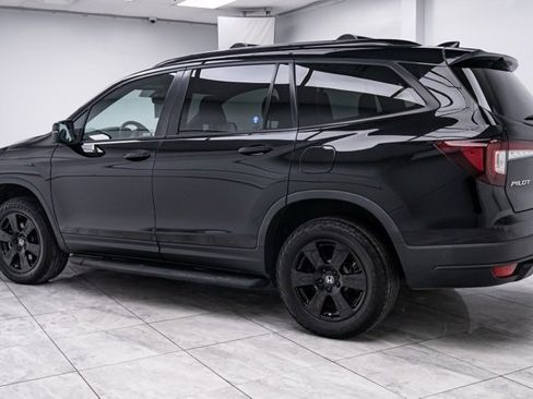 Used 2022 Honda Pilot TrailSport image 3
