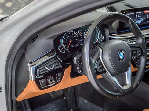 Used 2018 BMW 540i w/ Premium Package RWD image 26