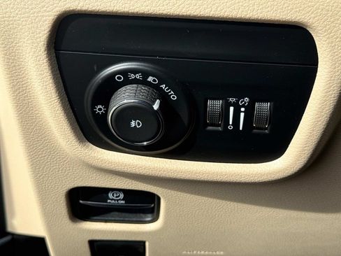 Used 2021 Jeep Grand Cherokee L Limited RWD image 27