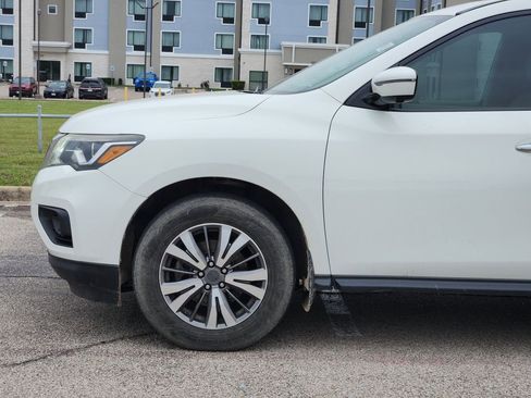Used 2017 Nissan Pathfinder SL w/ SL Premium Package FWD image 4
