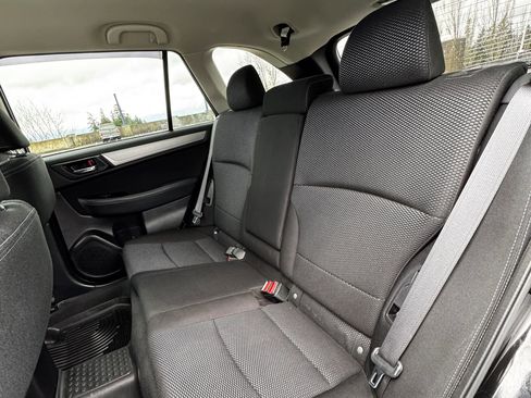 Used 2017 Subaru Outback 2.5i Premium image 12