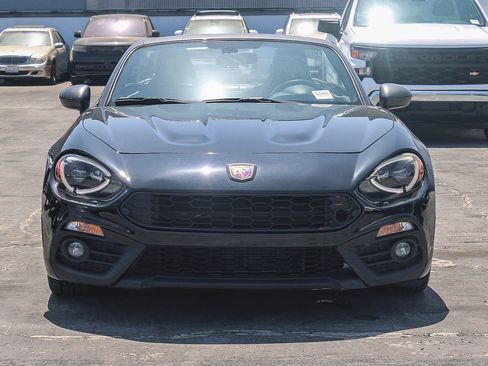 Used 2018 FIAT 124 Spider Abarth RWD image 14