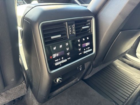 Used 2020 Porsche Cayenne S image 29