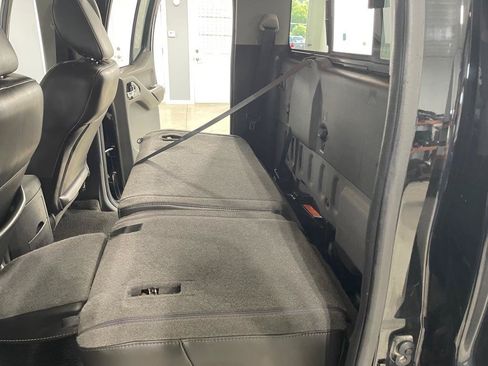 Used 2015 Nissan Frontier PRO-4X AWD/4WD image 15