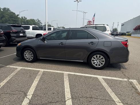 Used 2014 Toyota Camry LE FWD image 6