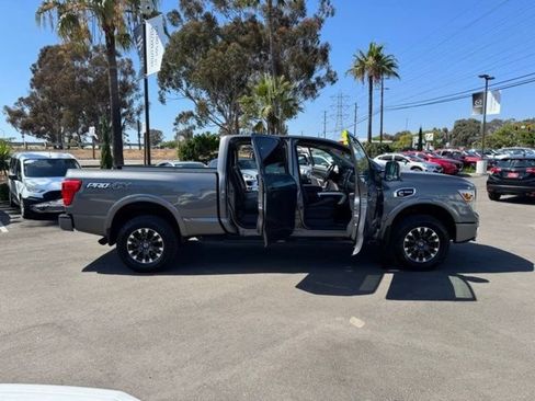 Used 2019 Nissan Titan PRO-4X w/ Pro-4x Convenience Package AWD/4WD image 38