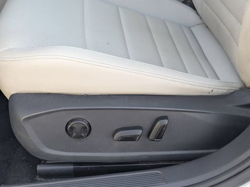 Used 2024 Volkswagen Jetta SE FWD image 26