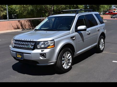 Used 2014 Land Rover LR2 AWD/4WD image 3