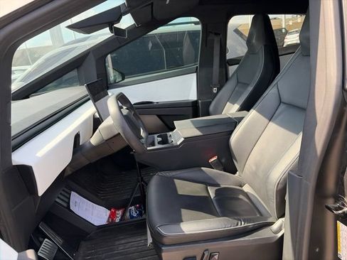 Used 2024 Tesla Cybertruck AWD Crew Cab image 11