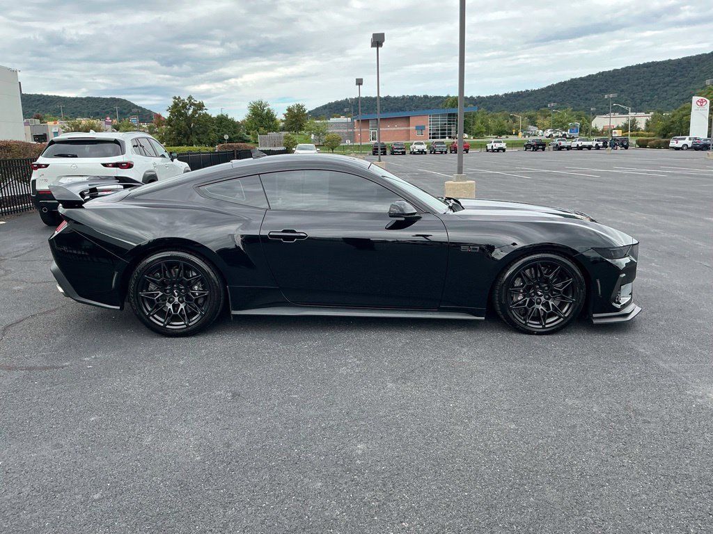 Used 2024 Ford Mustang GT Premium w/ GT Performance Package RWD image 4