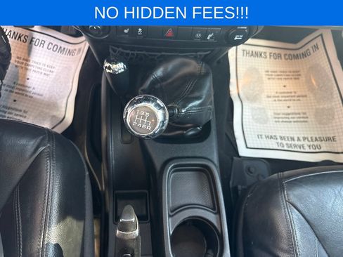 Used 2015 Jeep Wrangler Unlimited Sahara AWD/4WD image 14