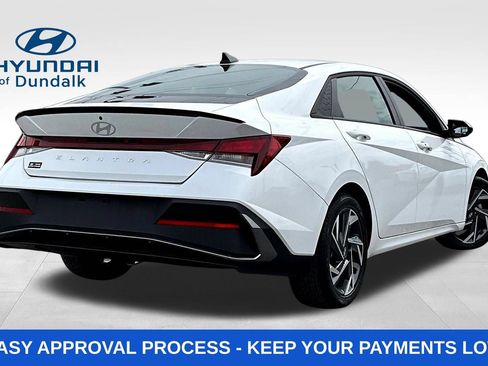 Used 2023 Hyundai Santa Fe SEL w/ Premium Package FWD image 8