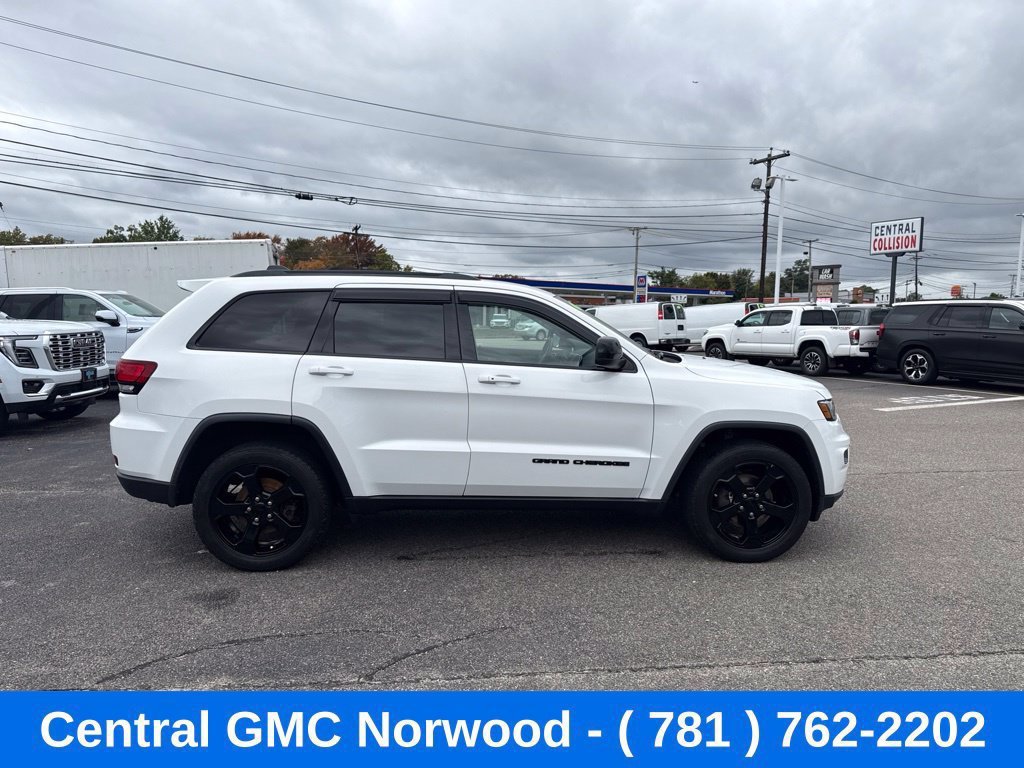 Used 2019 Jeep Grand Cherokee Laredo AWD/4WD image 6