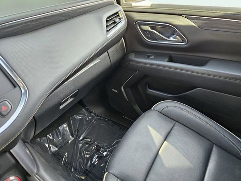 Used 2024 GMC Yukon XL SLT image 27